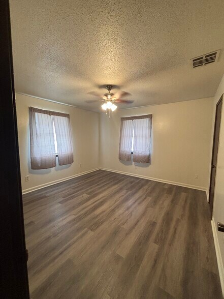Building Photo - 4220 Lac Couture Dr