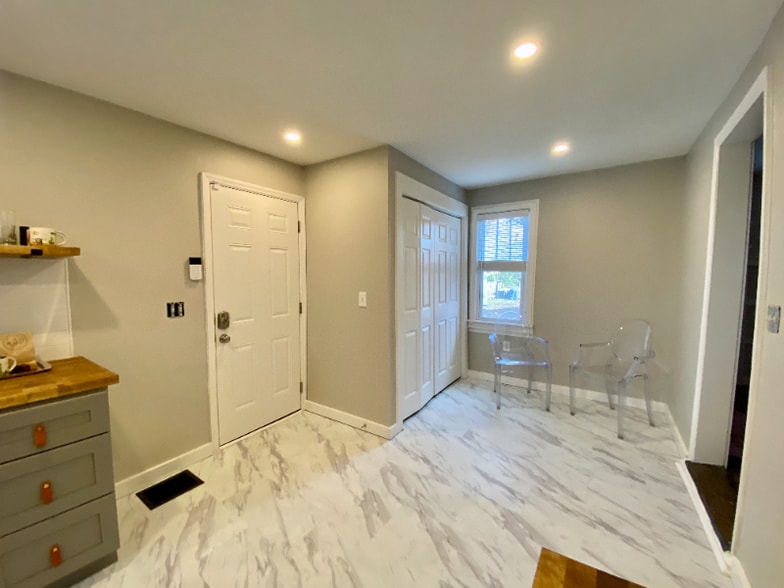 Building Photo - 1514 17th Ave N