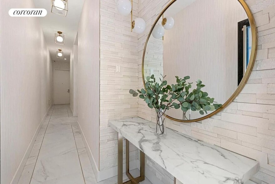 Building Photo - 573 Gates Ave