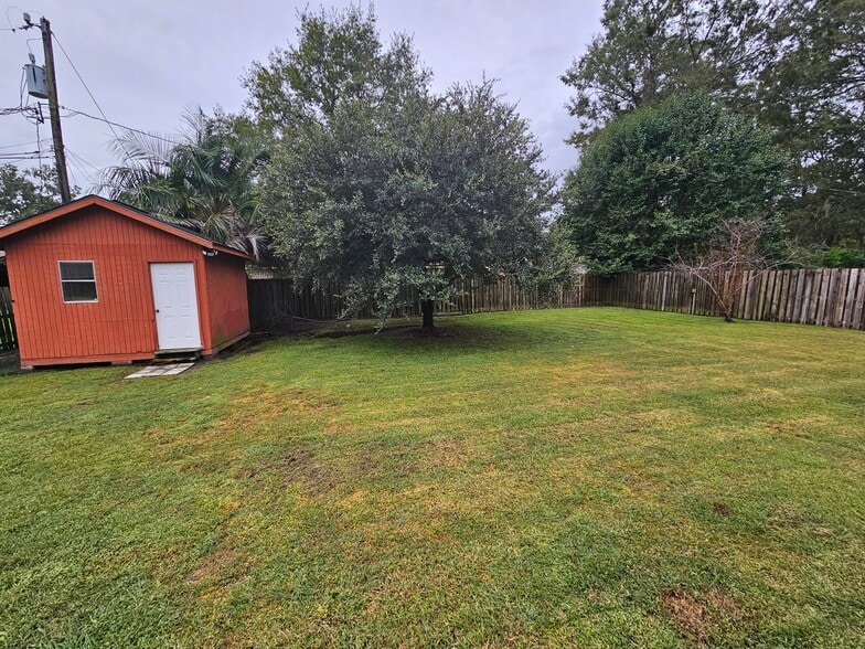 Building Photo - 503 W Tietgen St