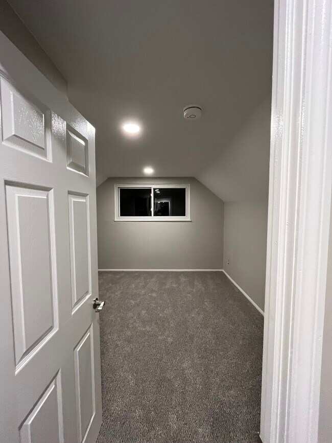 Building Photo - 5645 Botkins Rd