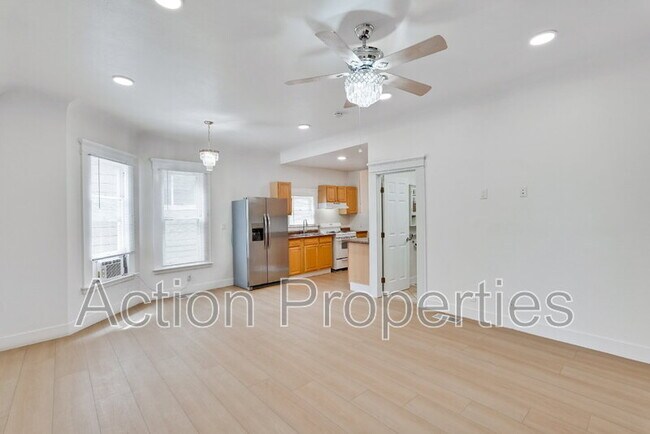 Building Photo - 241 N 12th St