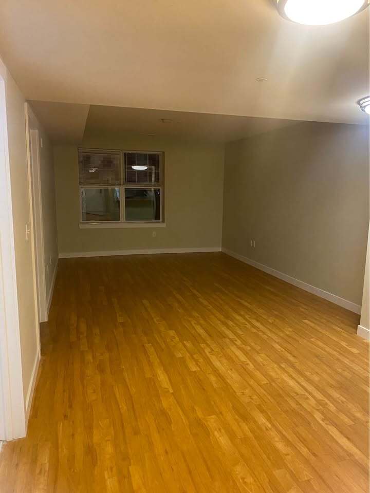 Building Photo - 30 Pond St