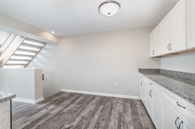 Building Photo - 1003 Cherrington Dr