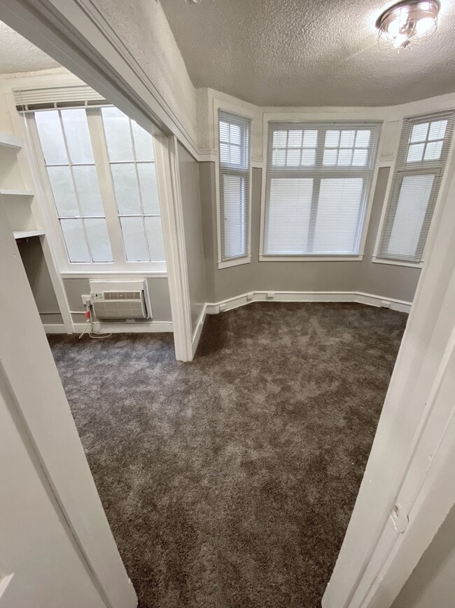 Studio - 400 Living/Bedroom Area - The Thayer