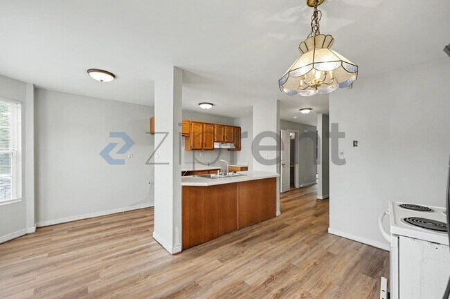 Building Photo - Unit