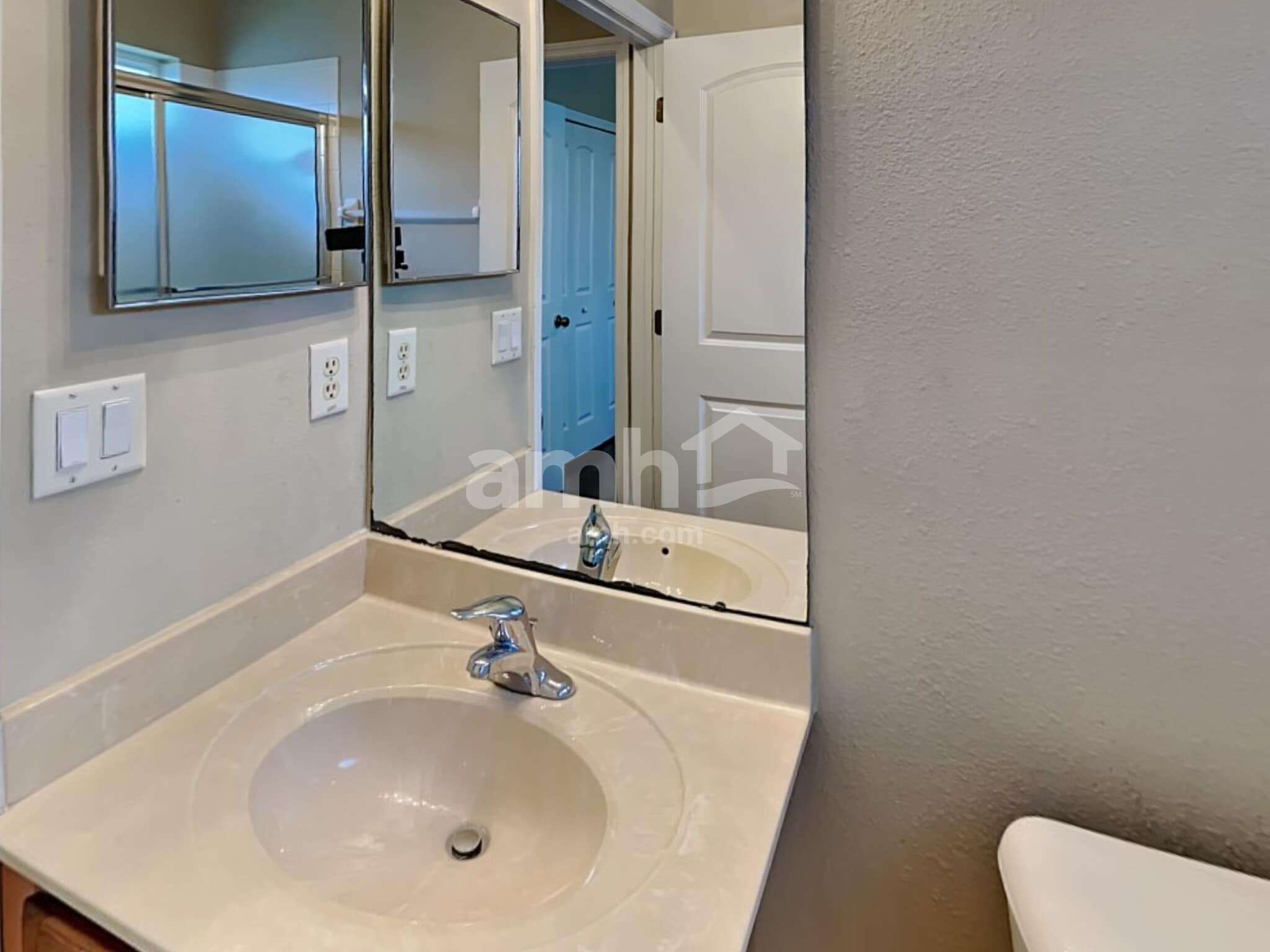 Building Photo - 7729 Grasmere Dr