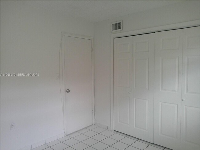 Building Photo - 461 SW 7th St