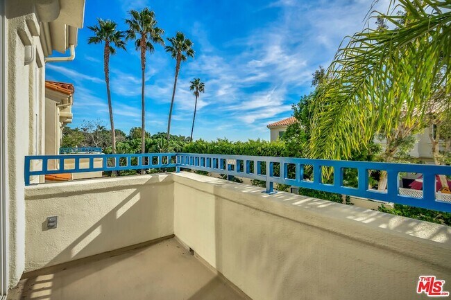 Building Photo - 6463 Zuma View Pl