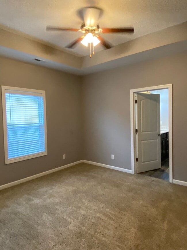 Building Photo - Modern Ranch