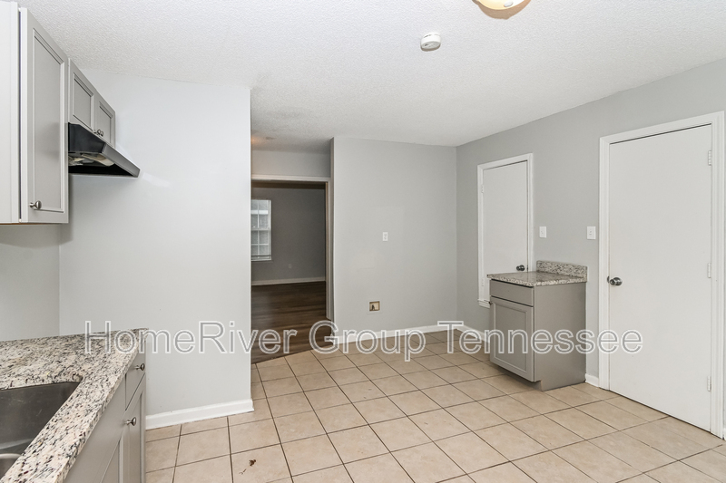 Building Photo - 3878 Winwood Dr
