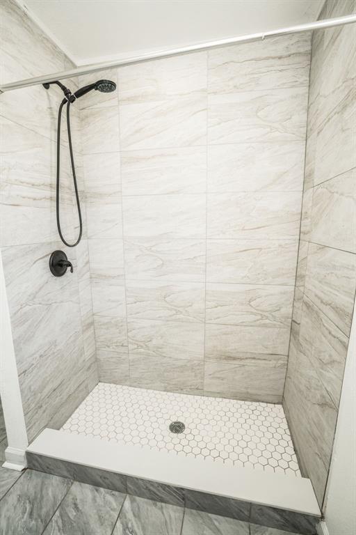 Building Photo - 1007 E 32nd Ave