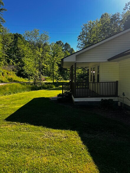 Building Photo - 3607 Sink Valley Rd