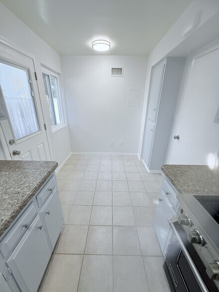 Kitchen - 3737 Portofino Way