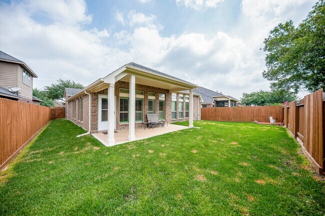 Building Photo - 29011 Davenport Dr
