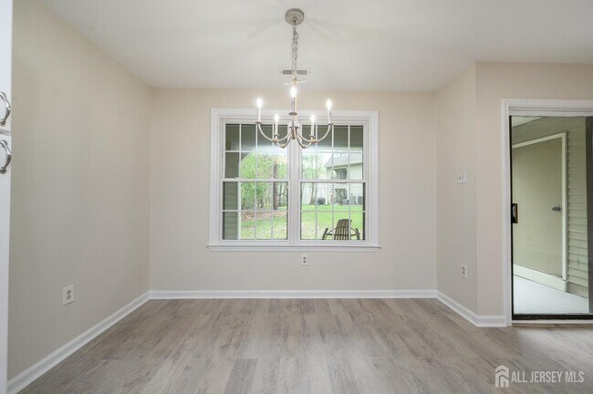 Building Photo - 17 Chelmsford Ct