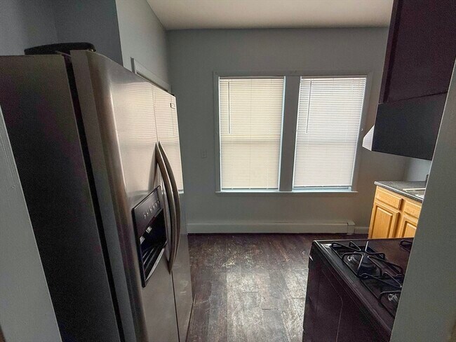 Building Photo - 36 Wildwood St