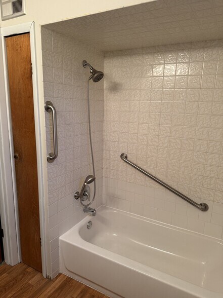 Building Photo - 7602 Elton St