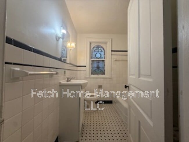 Building Photo - 436 Linden Ave