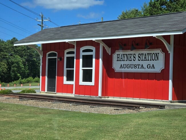Building Photo - 542 Jensen Ln