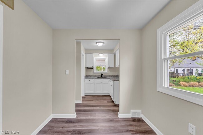 Building Photo - 29210 Green Dr