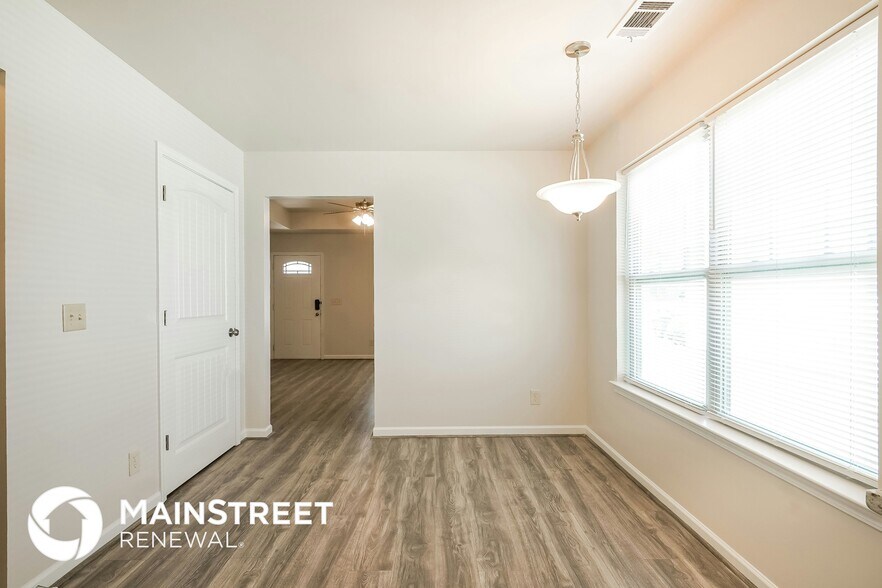 Building Photo - 316 Creek Run Cir