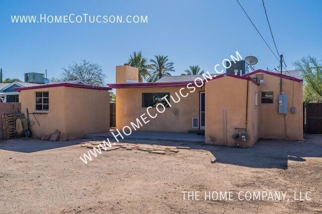 Building Photo - 3949 E 2nd St