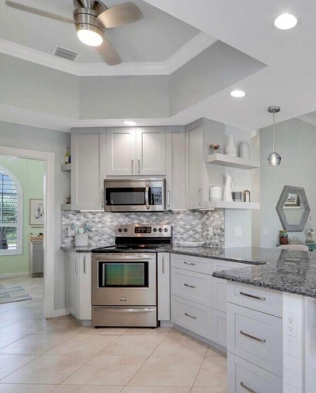 Building Photo - 11181 SW Aliceville Dr