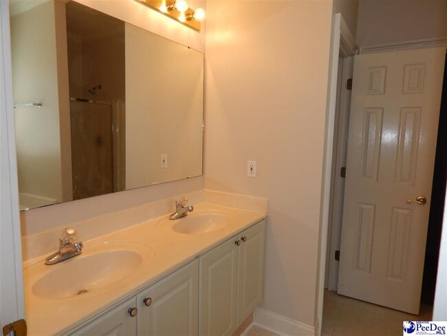 Building Photo - 2109 Elderberry Dr