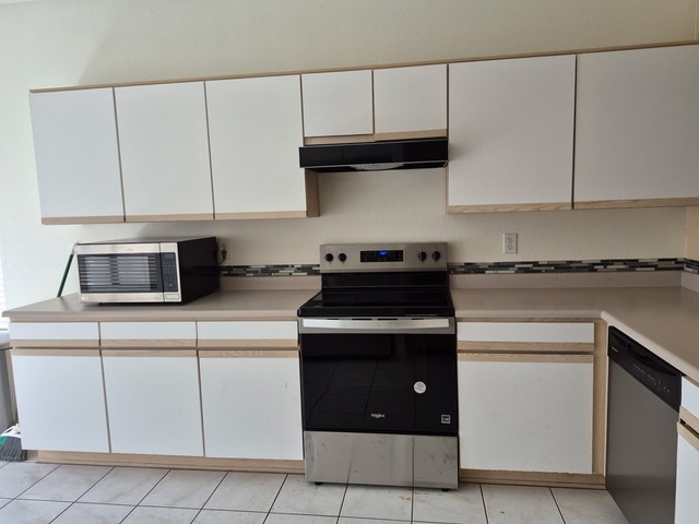 Building Photo - 1870 E Drake Dr