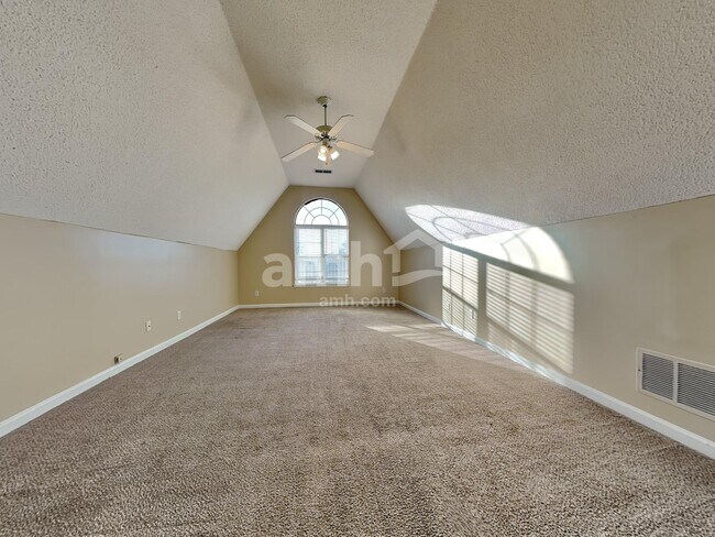 Building Photo - 4946 Rivercrest Ln