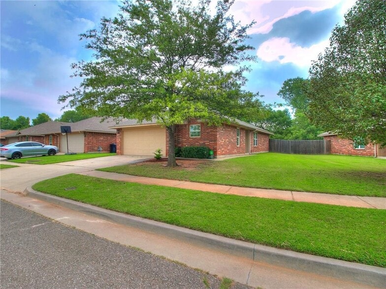 Building Photo - 528 Choctaw Gate Dr
