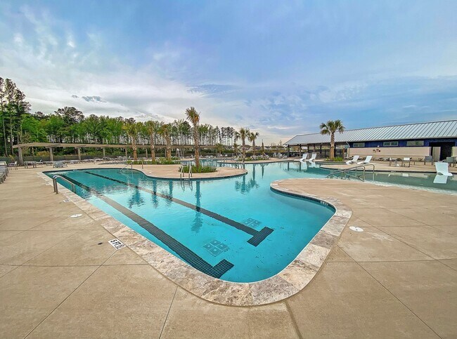 Building Photo - Must See Beautiful 3BR Home in Nexton with Primary Suite Downstairs and a Fenced in Yard & Upstai...