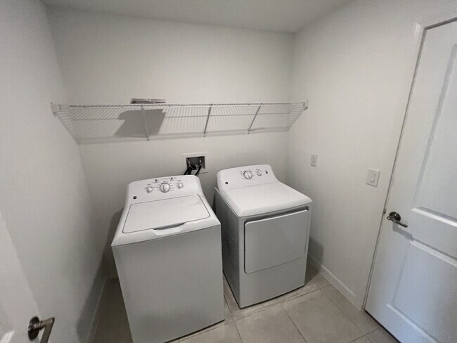 Building Photo - 12796 Weston Oaks Ln