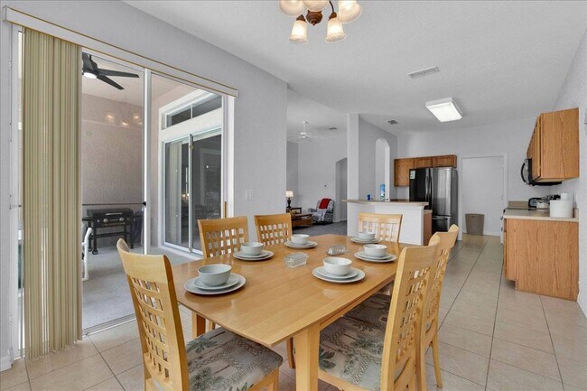 Building Photo - 1101 N Hampton Dr