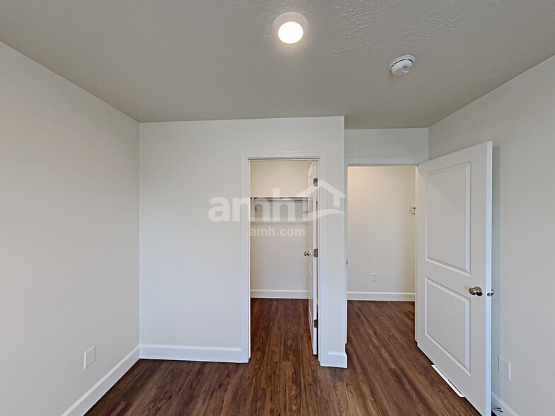Building Photo - 2329 Surry Way