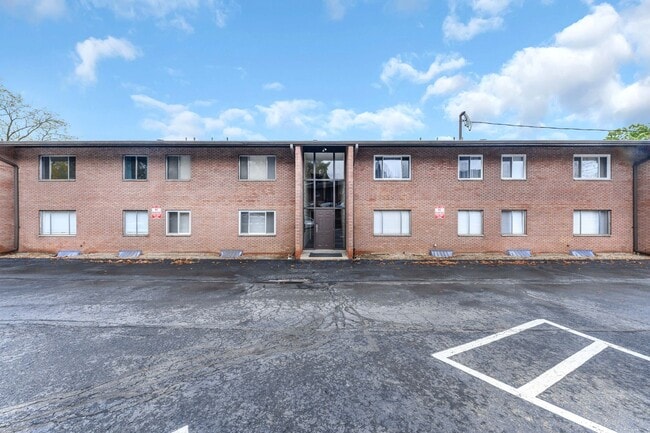 Primary Photo - Welcome to a charming 1-bedroom, 1-bathroo...