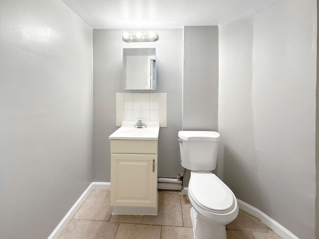 Building Photo - Updated 3BR Home with Bonus Lower-Level Space & Off-Street Parking