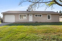 Building Photo - 5011-5013 Three Oaks Rd