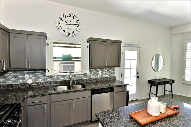 Building Photo - 224 Glenlivet Way