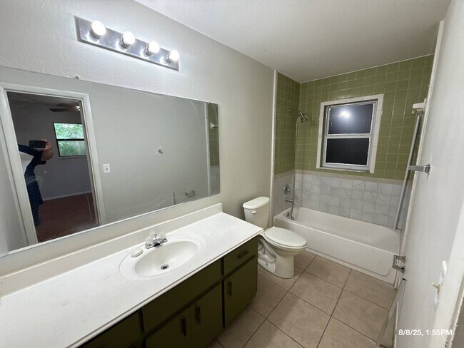 Building Photo - 4058 Minoso St