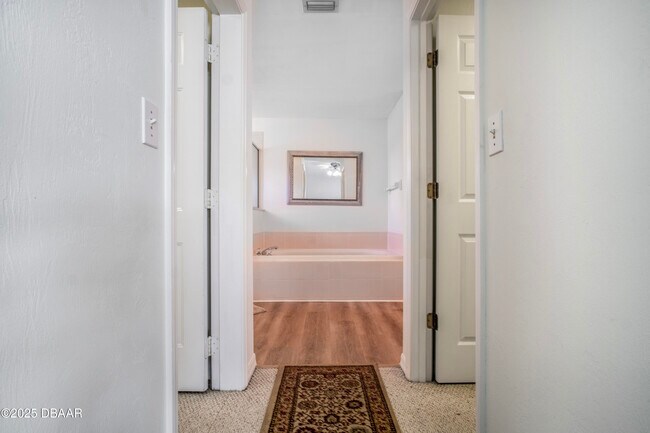 Building Photo - 6115 Sabal Point Cir
