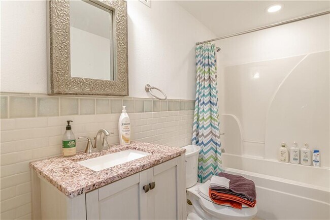 Building Photo - 324 Dalewood Dr