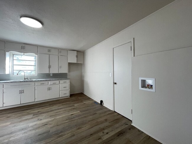 Building Photo - Sun-Kissed Snyder Retreat – Modern Comfort Meets Classic Charm