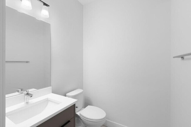 Building Photo - 2 bedroom in Chicago IL 60613