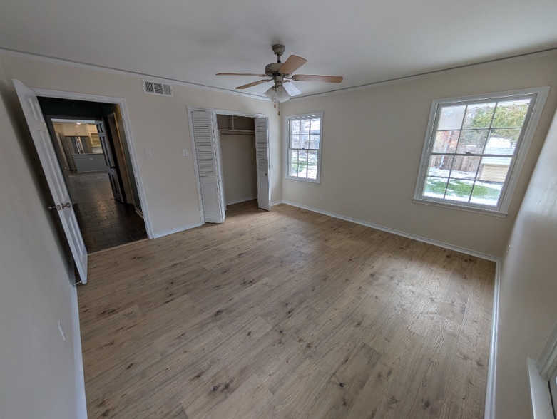 Building Photo - 3001 El Camino Dr