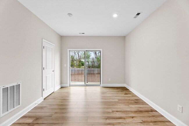 Building Photo - 210 Judson Ave