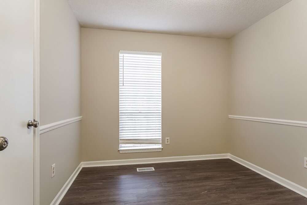 Building Photo - 1805 Forest Dr
