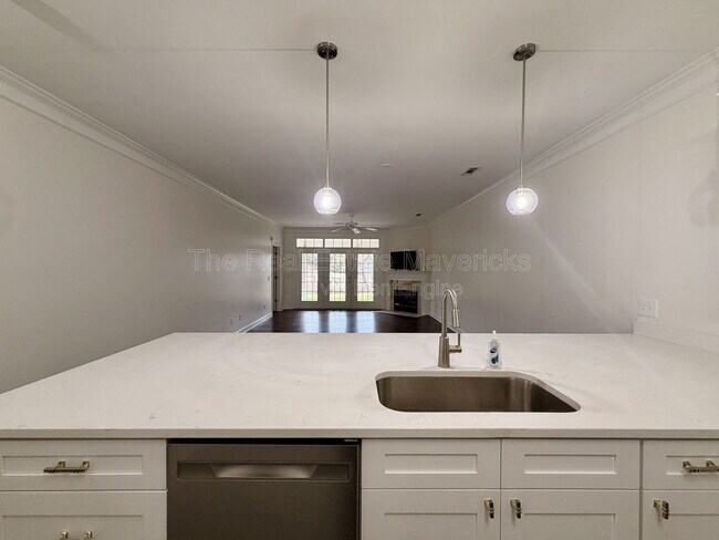 Building Photo - 3190 Waterfront Dr