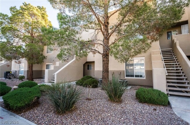 Building Photo - 1908 Villa Palms Ct